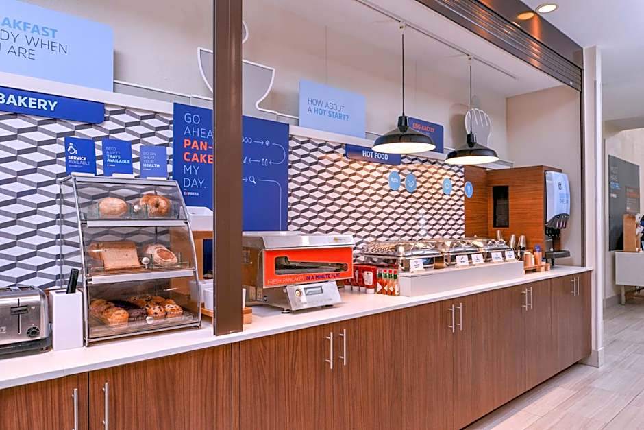 Holiday Inn Express Tampa N I-75 - University Area, an IHG Hotel By IHG