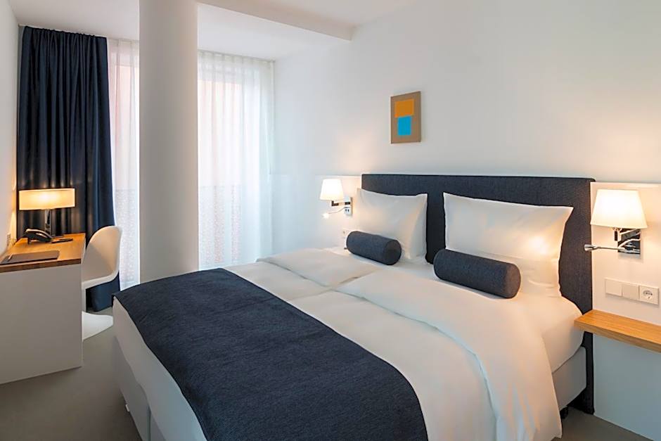 VI VADI HOTEL BAYER 89