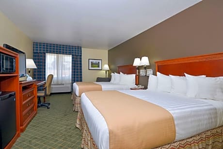 2 Queen Beds, Non-Smoking, Pet Friendly Room, Microwave And Refrigerator, Wi-Fi, Full Breakfast