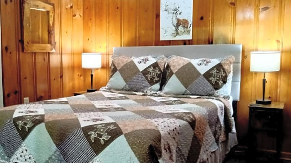 The Evening Shade River Lodge and Cabins