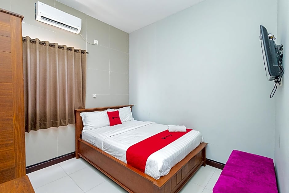 RedDoorz near Universitas Wijaya Kusuma Surabaya 2