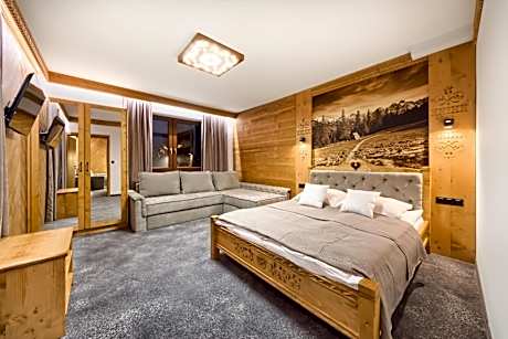 One-Bedroom Apartment with Balcony and Mountain View