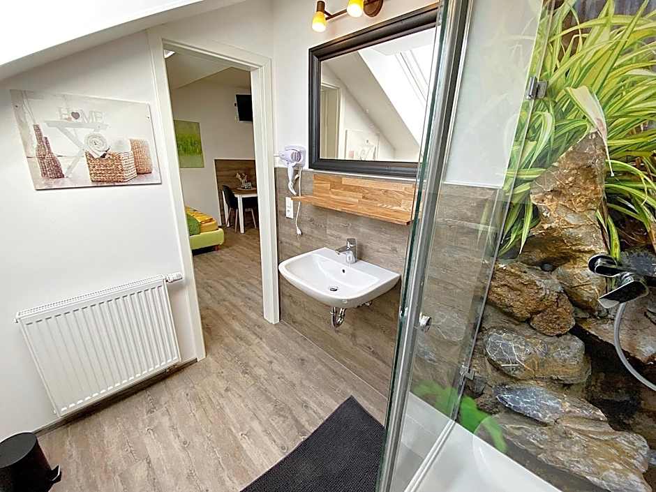 Seehaus Mamming - Hotel - Schlaffässer - Biergarten - Camping