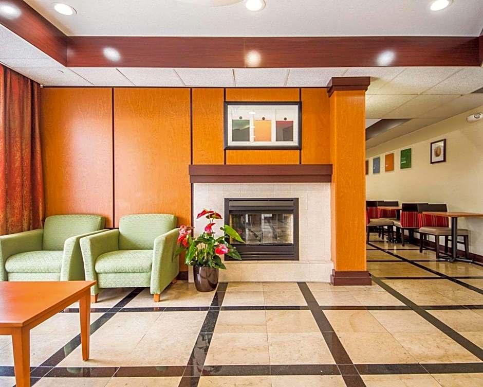 Comfort Inn & Suites Oakland