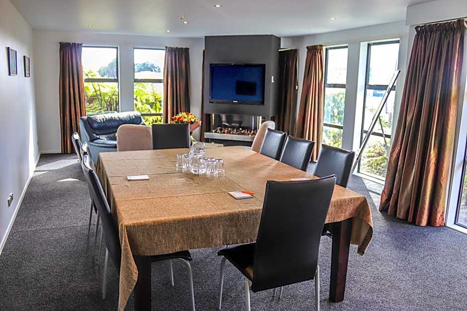 Coleraine Suites & Apartments