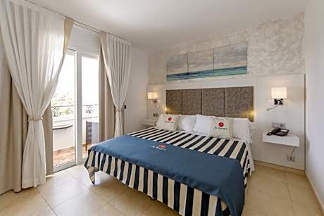 Superior Double or Twin Room with Pool View
