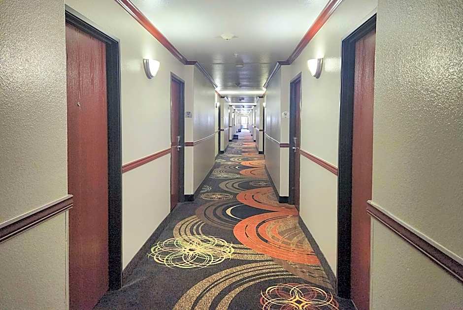 Days Inn by Wyndham Lumberton