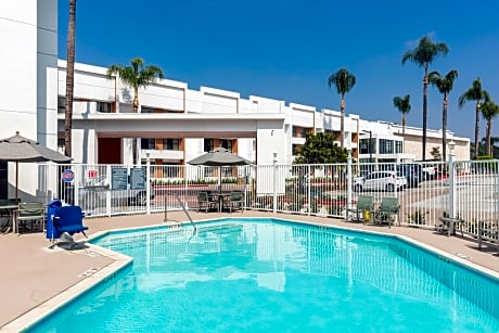 Doubletree By Hilton Pomona
