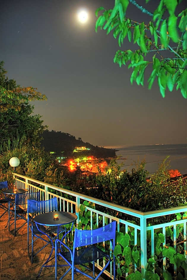 Hotel Emerald and Suites