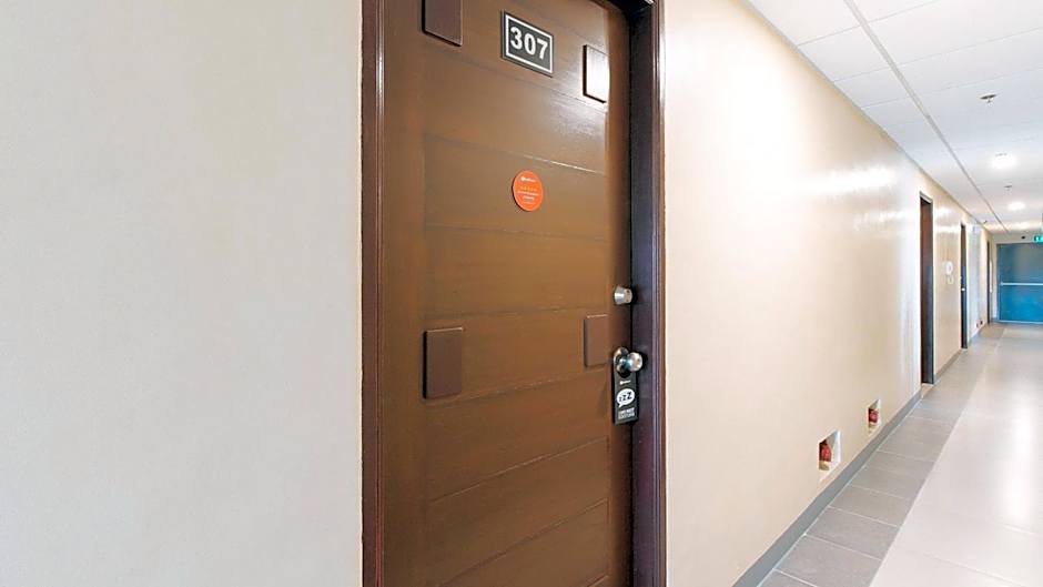 RedDoorz Plus @ Torre De Manuel Residences 1