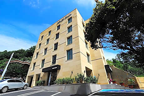 Namyangju Bukhangang Dolcecasa Hotel
