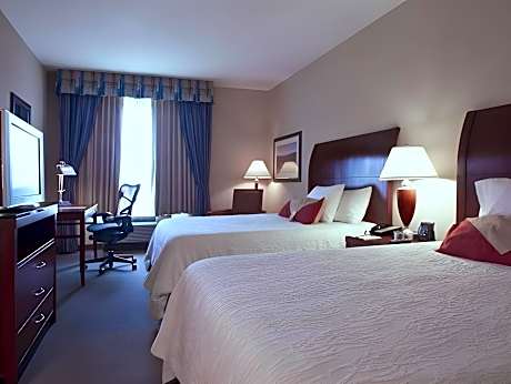 2 Queen Beds