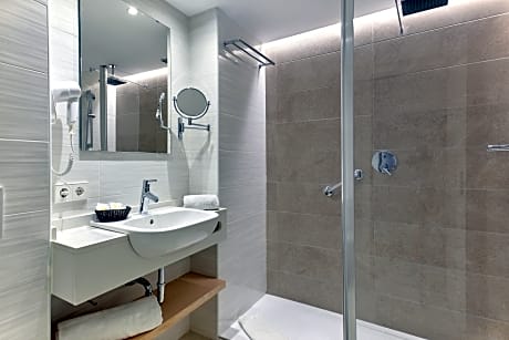 DOUBLE OR TWIN SEA VIEW 2 ADULTS