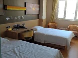 IU Hotel Tianjin Jinghai Shengli Street Branch