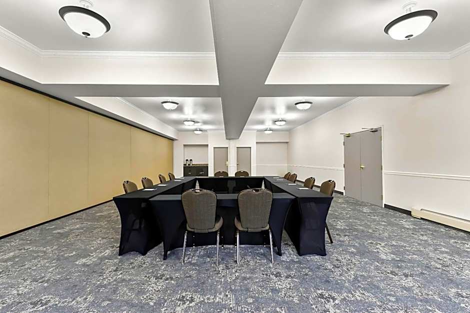 Clarion Suites Anchorage Downtown