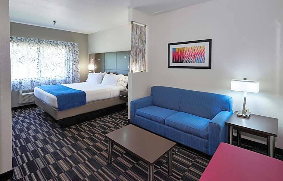 Holiday Inn Express & Suites Birmingham South - Pelham By IHG