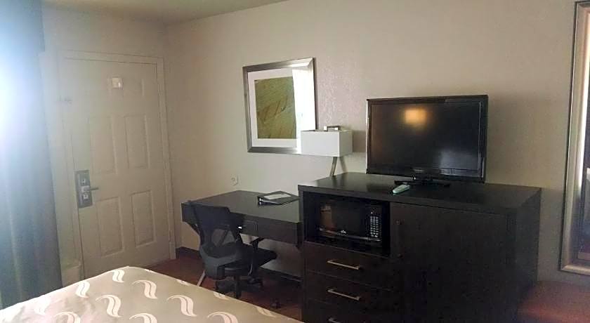Quality Inn & Suites Stuttgart North