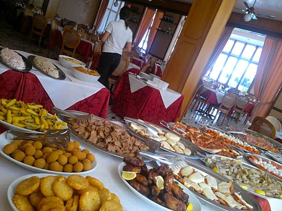 Hotel AMALFI & Restaurant Karaoke Bar
