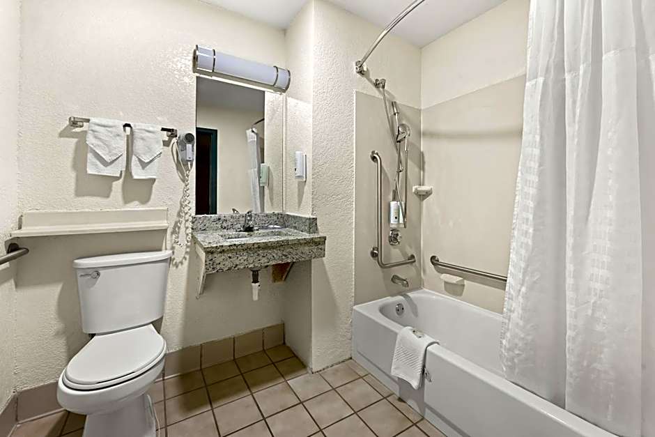Quality Inn Rocky Mount - Golden East Area