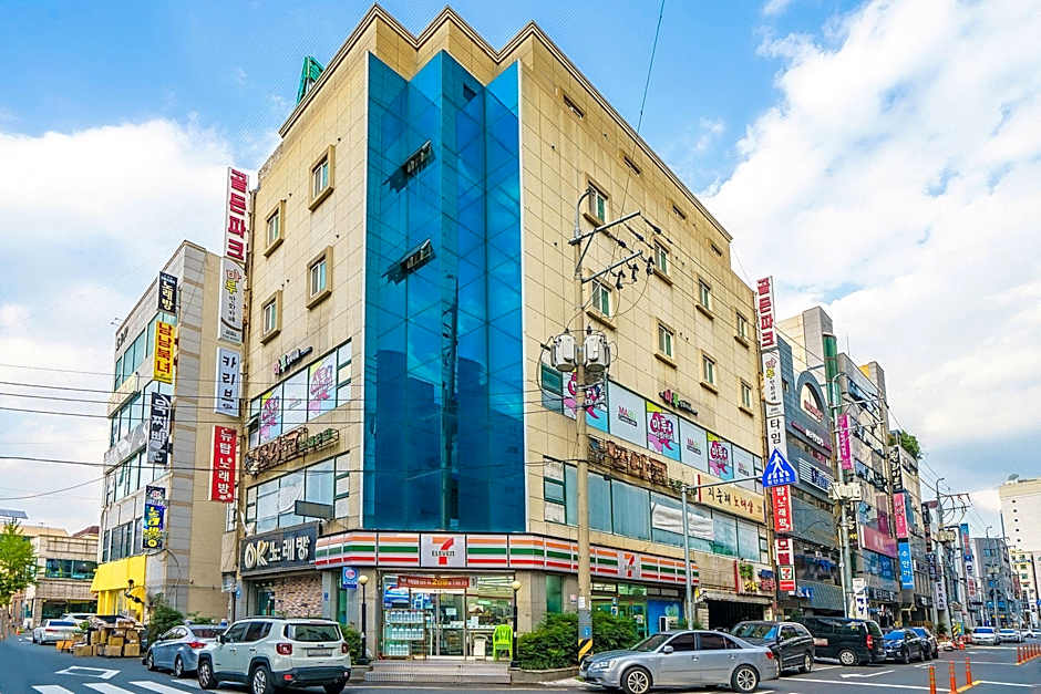 Hotel H2