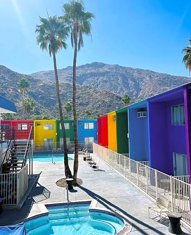 Delos Reyes Palm Springs