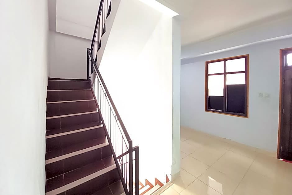 RedDoorz Syariah near Universitas Muhammadiyah Bungo