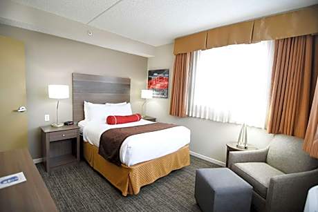 Two-Room Suite with Three Double Beds - Non-Smoking