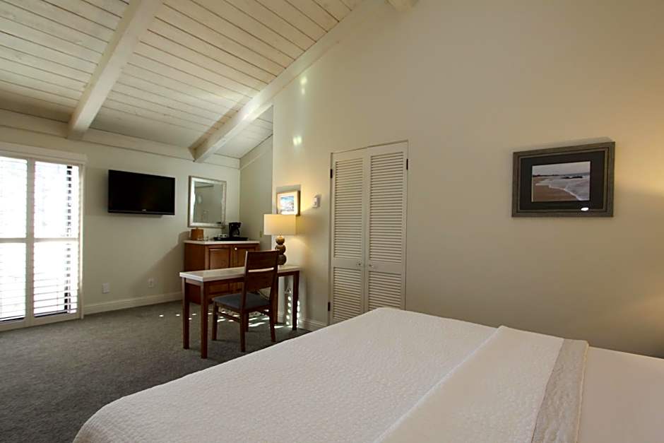 Lobos Lodge