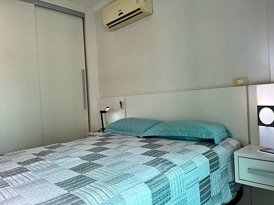 B931 Apto 3 quartos p/ 7 pessoas em Bombinhas SC