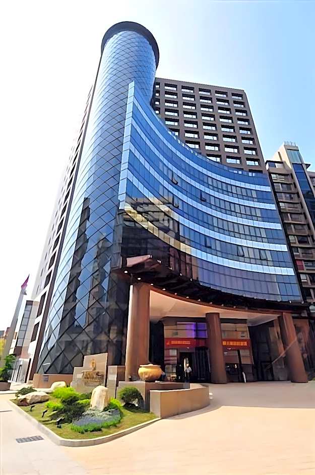 Monarch Skyline International Hotel