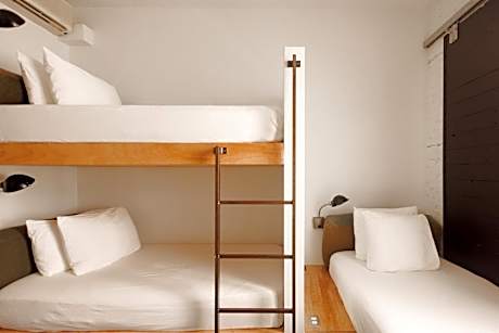 Triple Room with Shared Bathroom - Self Check-in with Virtual Front Desk