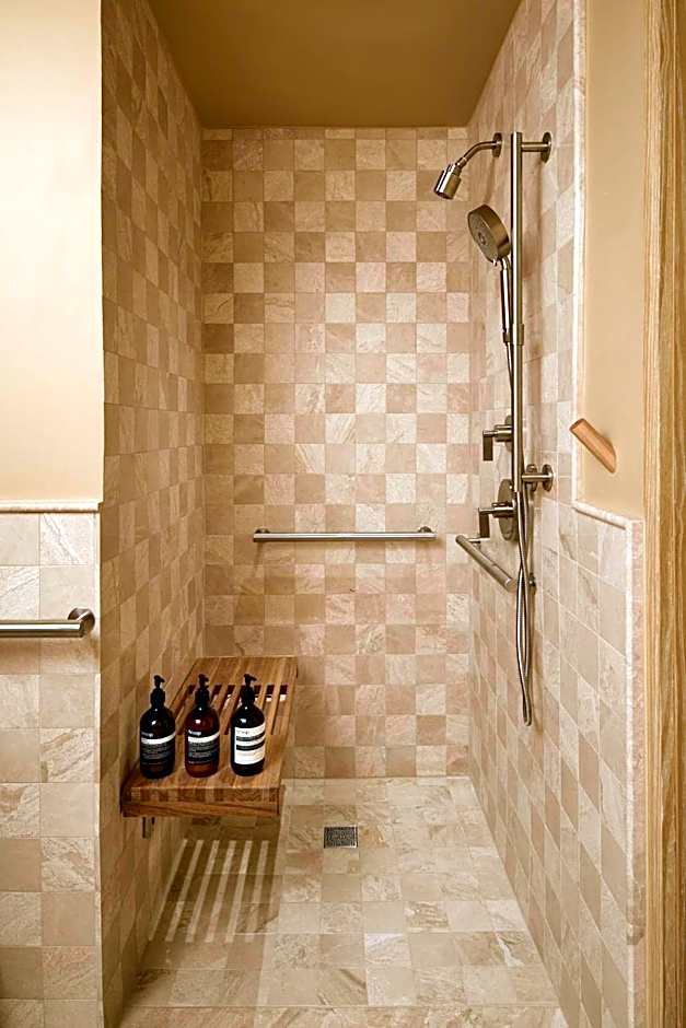 Photo 1 of 2 of Triple Room