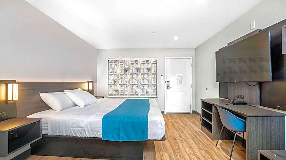 Studio 6 Suites Stockton, CA Waterfront