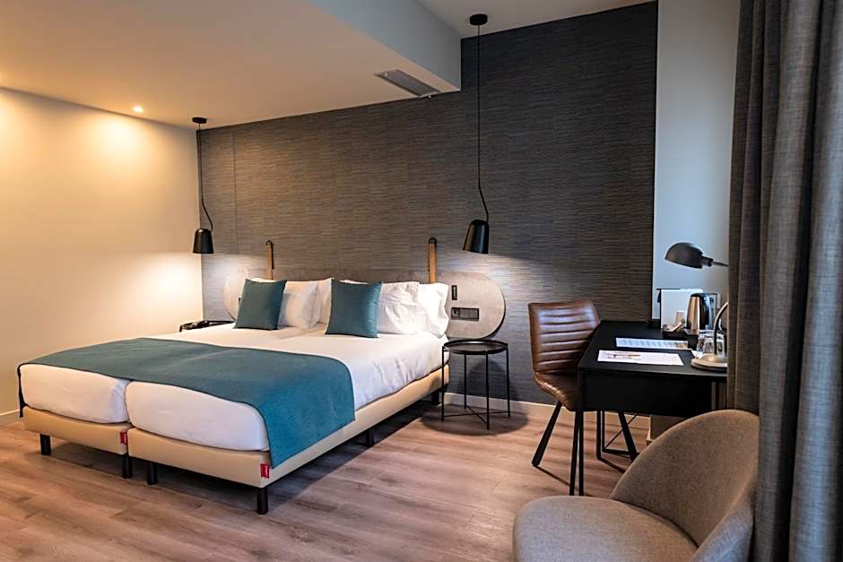 Atenea Rekord Suites