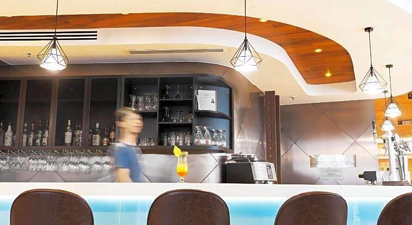 Ibis Hong Kong Central & Sheung Wan Hotel