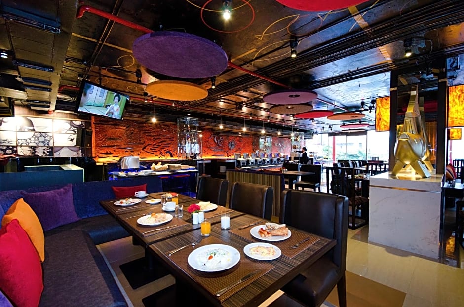 TONGTARA RIVERVIEW HOTEL