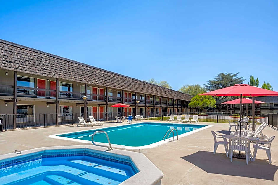 Days Inn by Wyndham Klamath Falls