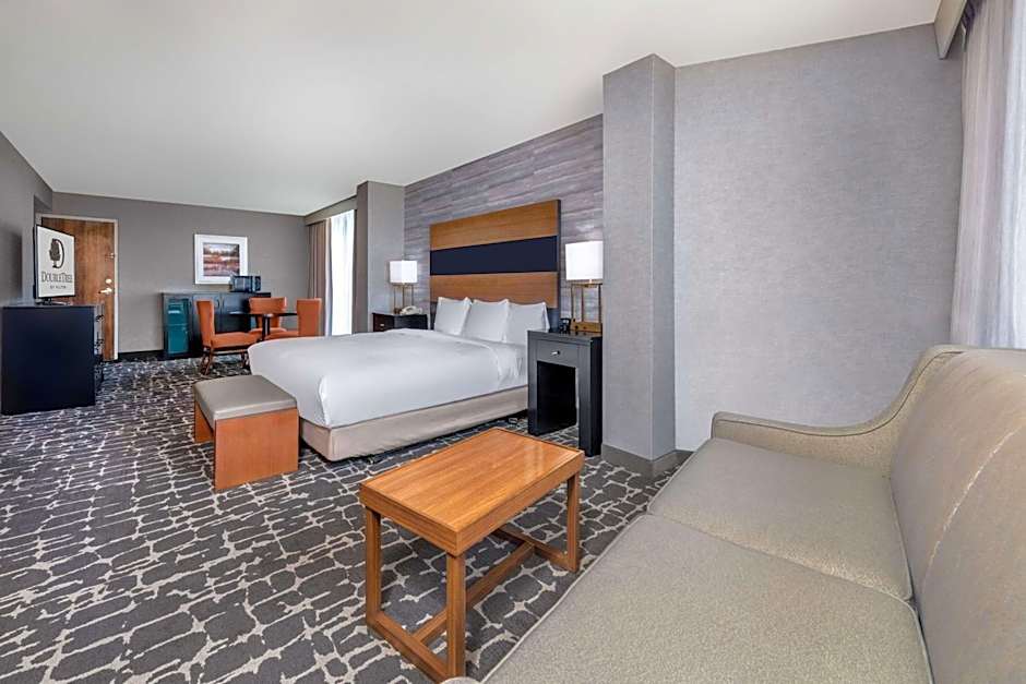 DoubleTree by Hilton Hotel Denver Aurora