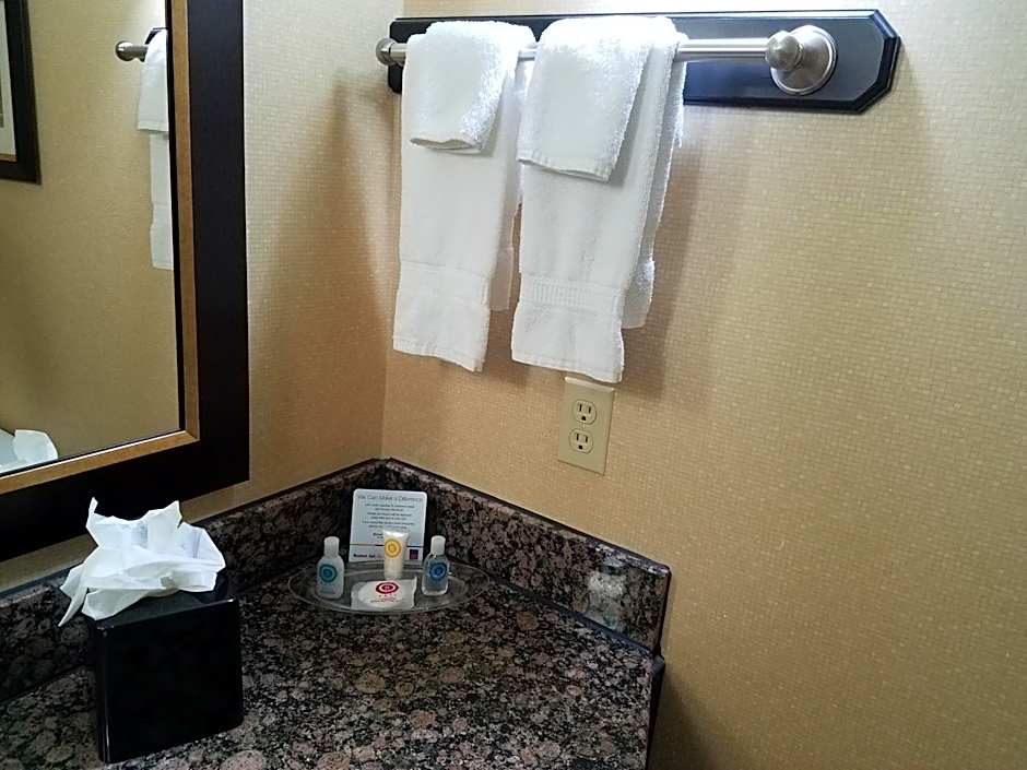 Comfort Suites Topeka Northwest