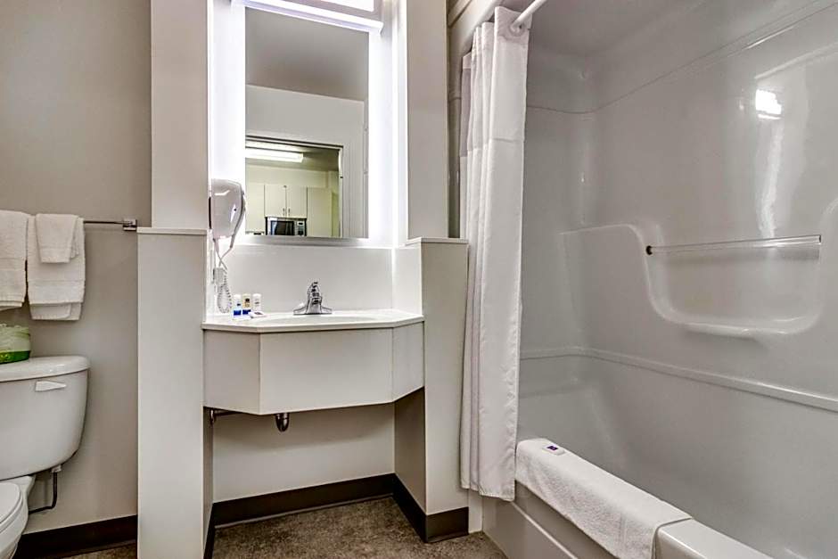 Motel 6-Saskatoon, SK