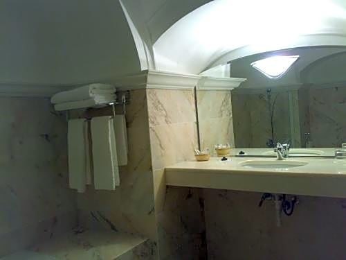 Casa Amarela TH & National Monument