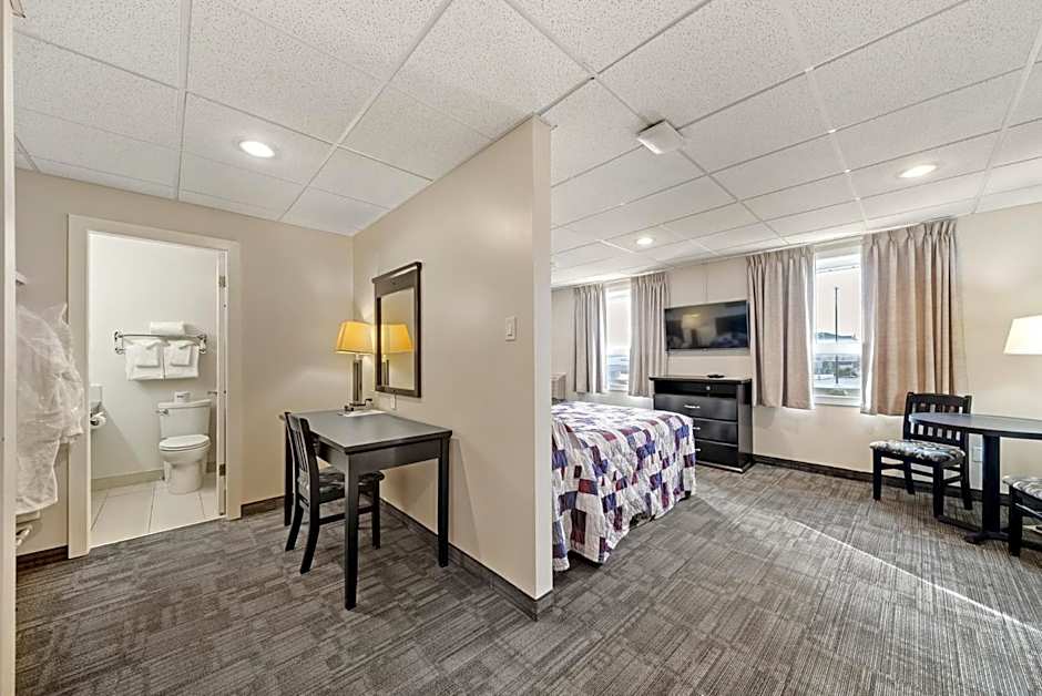 Guest House Inn & Suites