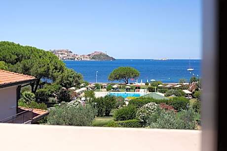 Double or Twin Room with Sea View