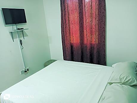 Queen Room with Garden View