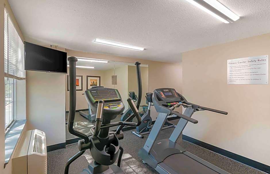 Extended Stay America Suites - Kansas City - Country Club Plaza