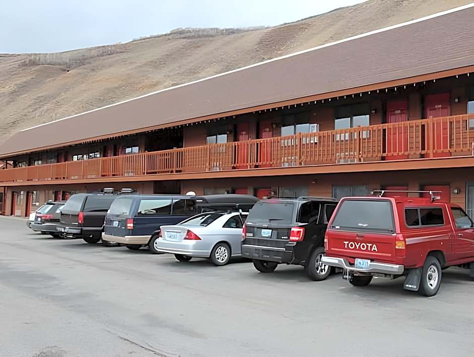 Flat Creek Inn