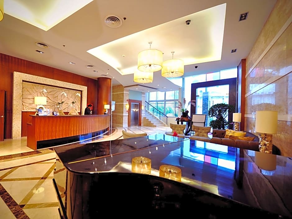 The Avenue Plaza Hotel