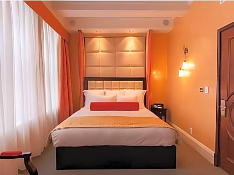 Broadway Room