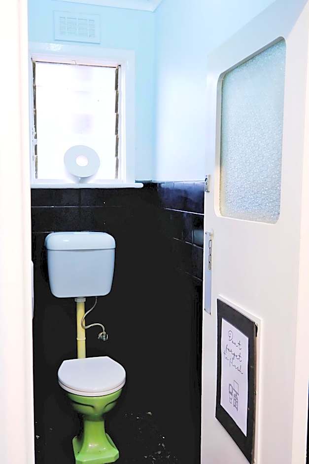 Pint On Punt Backpackers