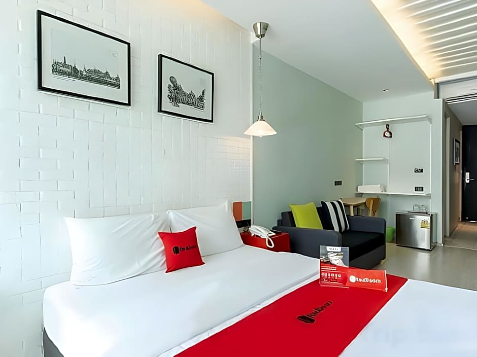 Sleepbox Sukhumvit 22